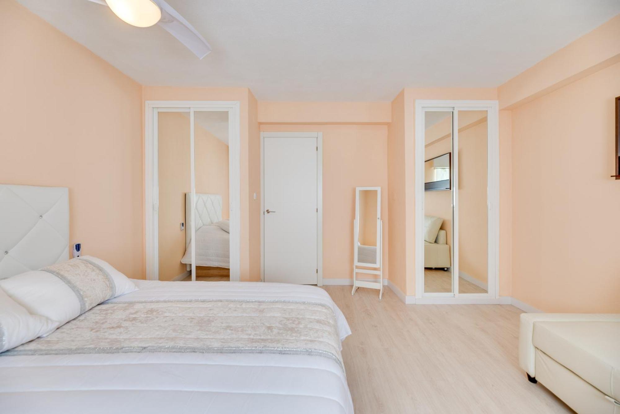 Apartamento Flamingo 1 Bdr Beach 200 Meters Always Happy Benalmádena Exterior foto